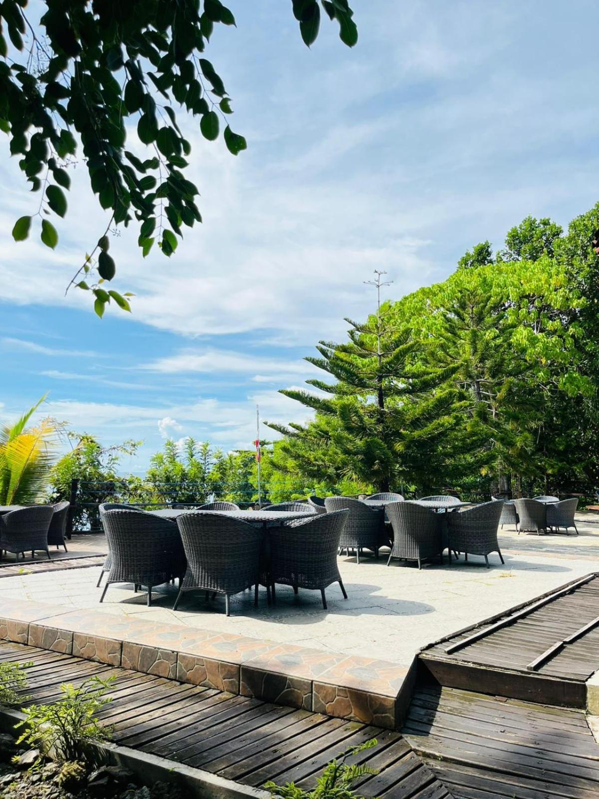 Kasuari Valley Beach Resort Sorong Exteriér fotografie