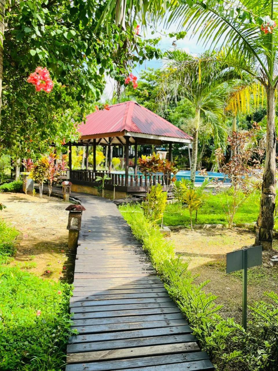 Kasuari Valley Beach Resort Sorong Exteriér fotografie